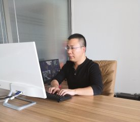 奮斗十年，馳而不息